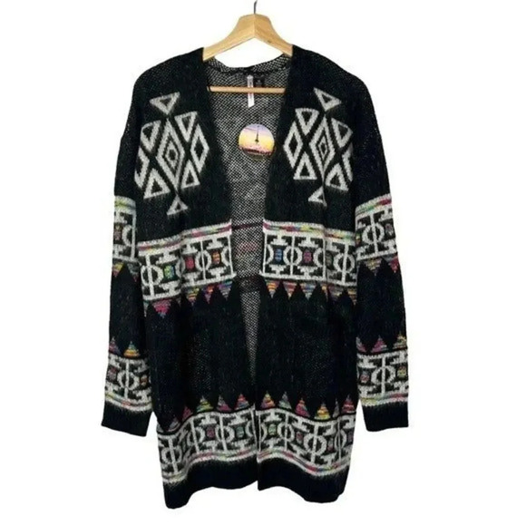 Love by Design Black Aztec Print Fuzzy Knit Cardigan Sweater M - Picture 1 of 4